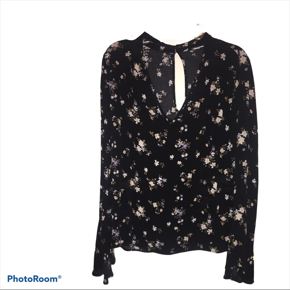 Women’s American Eagle small choker style blouse